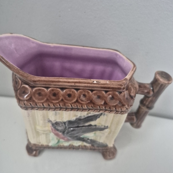 Vintage Ceramic Pitcher with Bird DesignMajolica Etruscan bird & iris vintage. - Picture 2 of 3